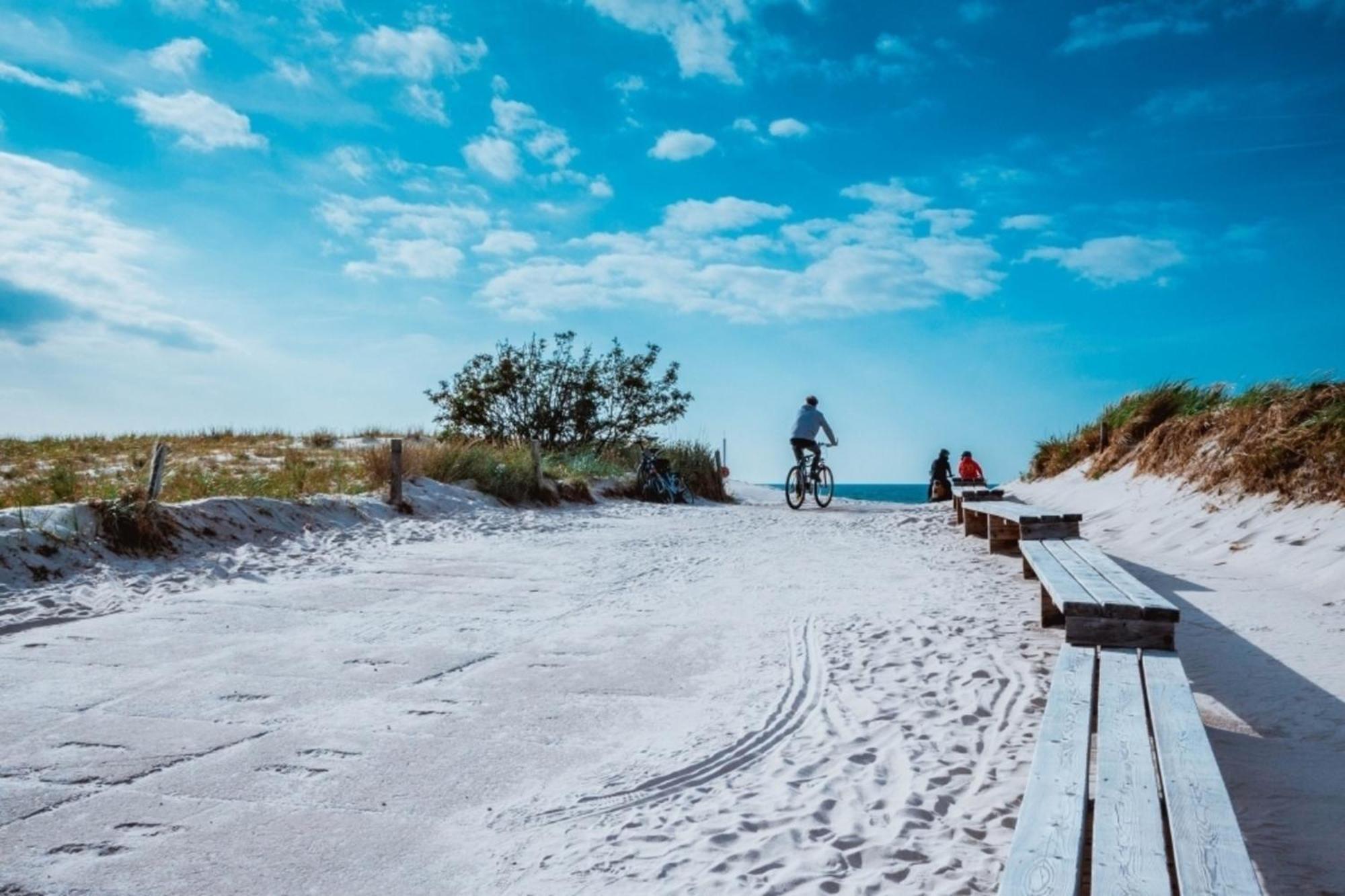 Ferienwohnung "Strandgut" Neuhaus  エクステリア 写真